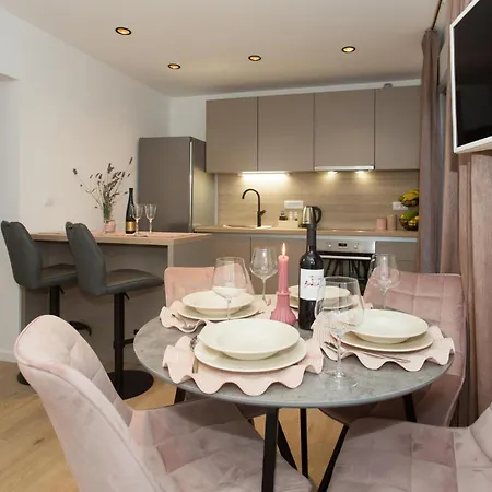 Gorgeous In With Kitchen Semesterbostad *