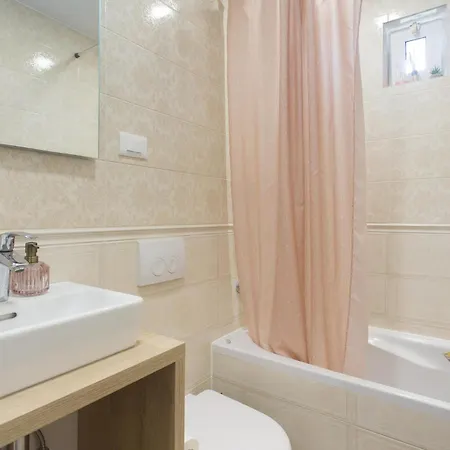 Gorgeous In With Kitchen בית נופש Srinjine