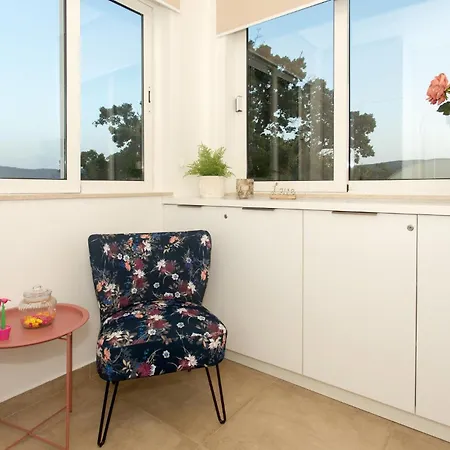 Gorgeous In With Kitchen Semesterbostad